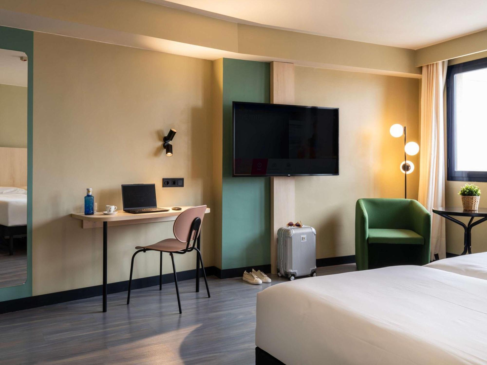 Отель Ibis Styles Zaragoza Ramiro I Экстерьер фото