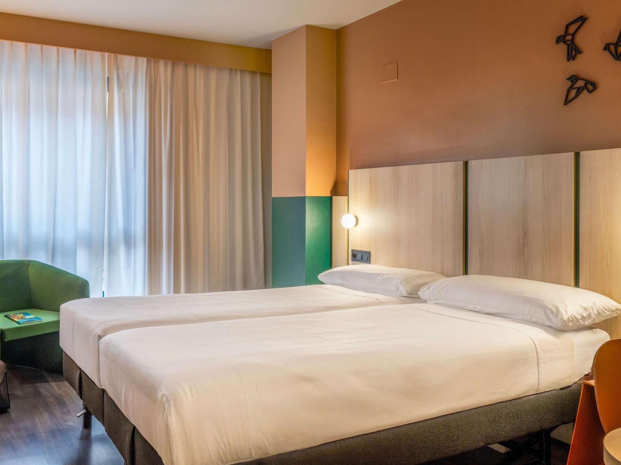 Отель Ibis Styles Zaragoza Ramiro I Экстерьер фото