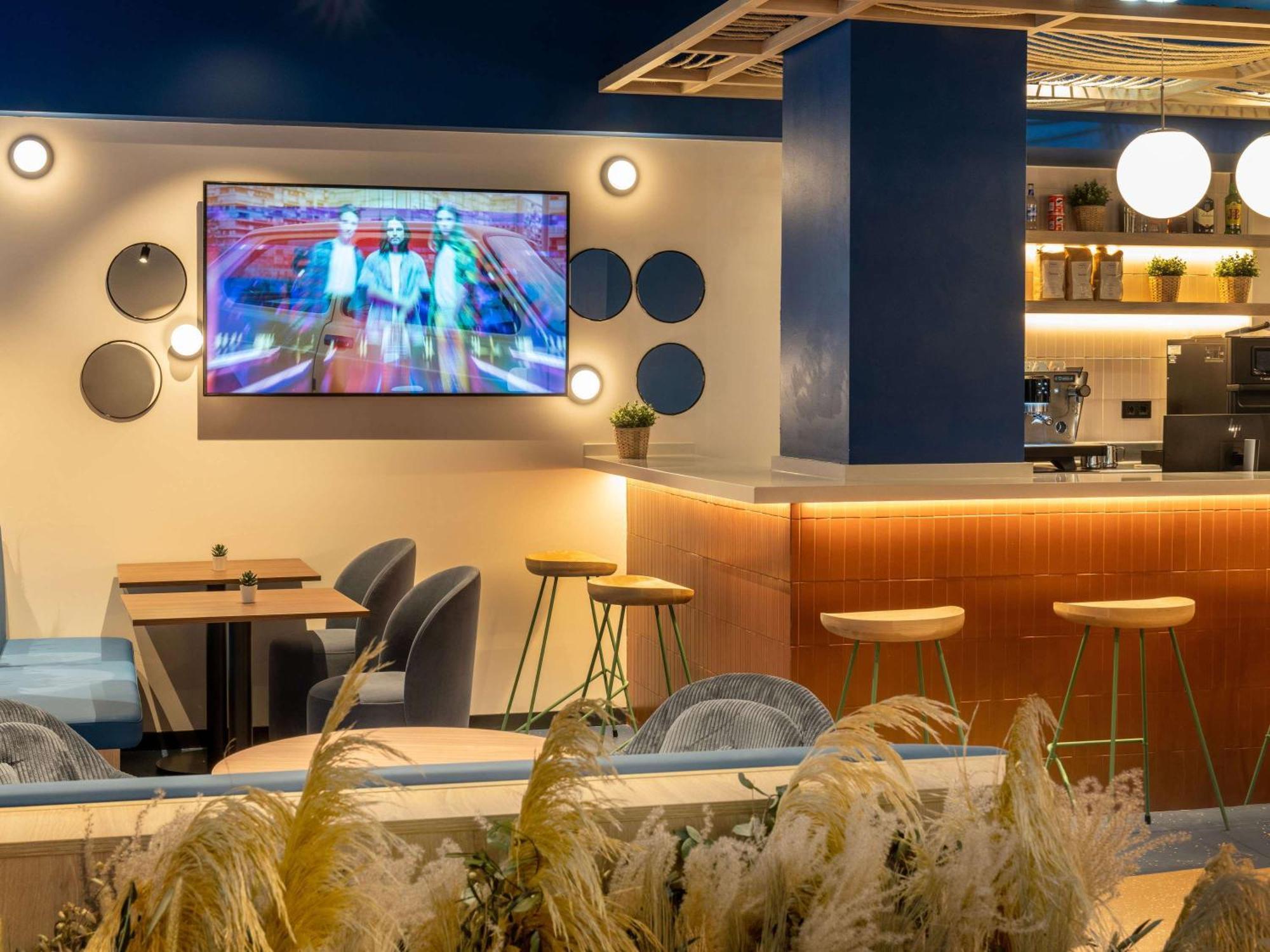 Отель Ibis Styles Zaragoza Ramiro I Экстерьер фото